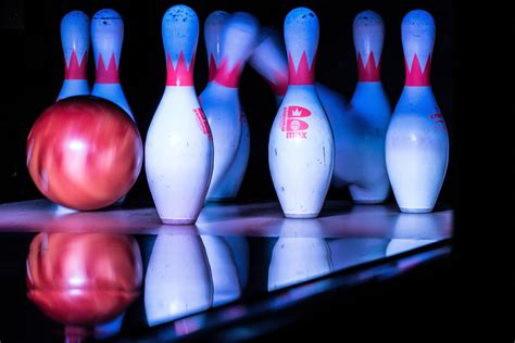 Bowling Wallpapers Top Free Bowling Backgrounds Wallpaperaccess