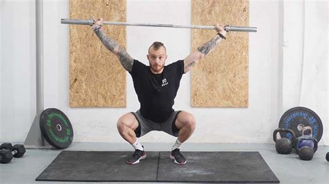 Overhead Squat - The Benefits and Expert Tip of Proper Form