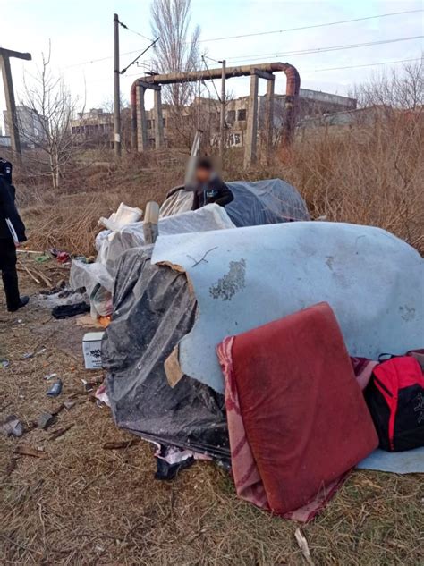 Poli Ia Local Constan A A Dezafectat Mai Multe Tabere De Nomazi