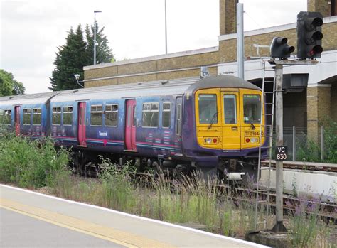 Thameslink Class 319 319440 At Wimbledon Alan Howes Flickr