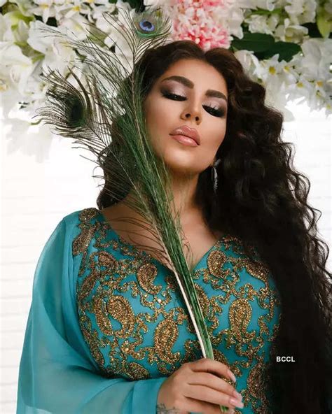 Afghan Pop Star Aryana Sayeeds Pictures Go Viral After She Escaped