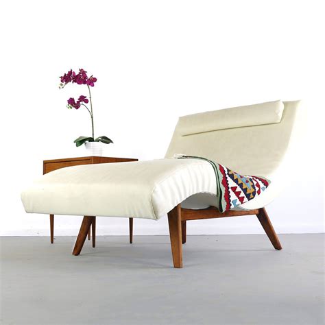 Wave Chaise Lounge Chair // Adrian Pearsall - ABT Modern - Touch of Modern