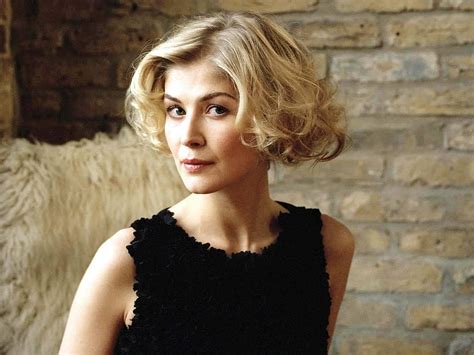 Rosamund Pike High Quality And Definition Hd Wallpaper Pxfuel