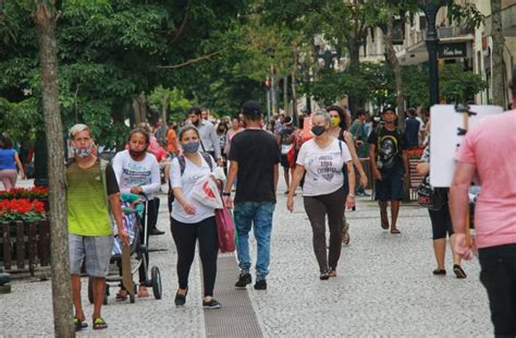 Curitiba Registra Tr S Mortes E Casos De Covid Casos Ativos