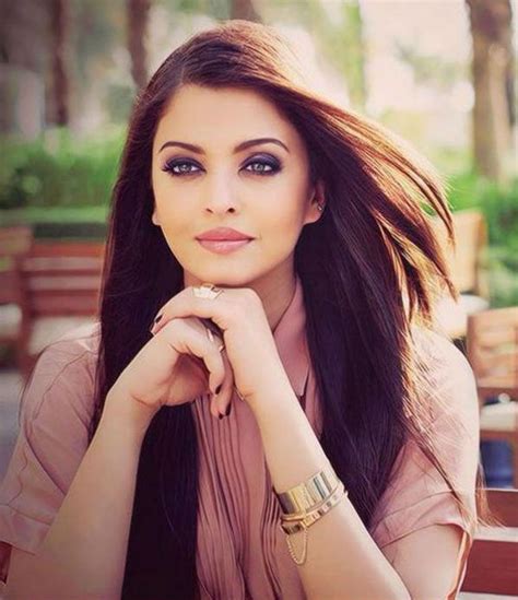 Aishwarya Rai Bachchan gives up her makeup man, hairstylist and ...