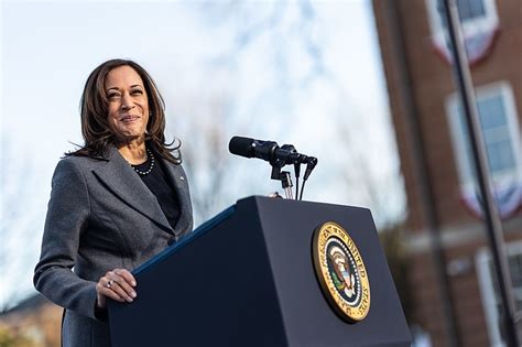 Kamala Harris Meets With Jamaica Pm Andrew Holness Econotimes