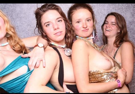 Nude Photobooth Screenshot Chrome Porn Pic