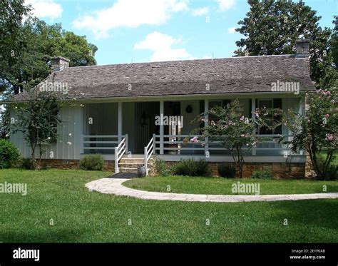 This Dogtrot Cabin On The Lyndon B Johnson Ranch Is A Reconstruction