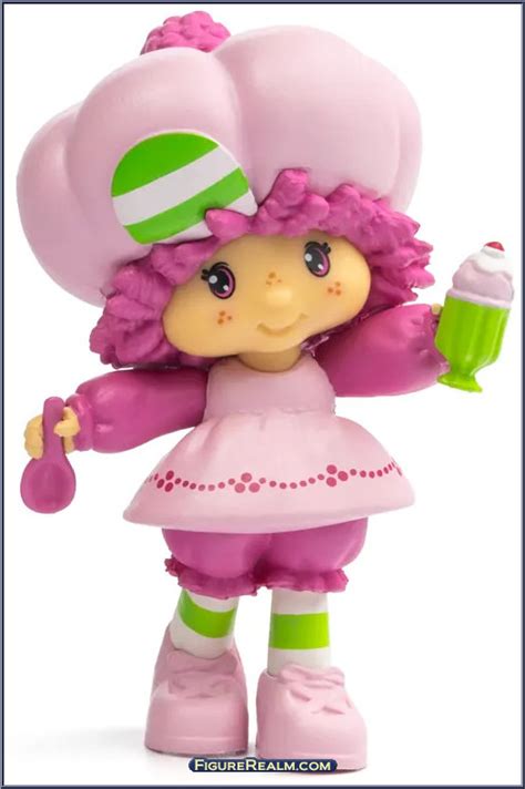 Raspberry Tart Strawberry Shortcake Basic Series Loyal Subjects Action Figure