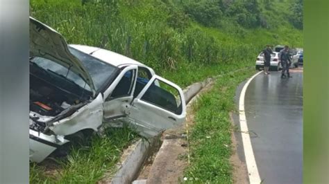 A Gazeta Acidente Com Três Carros Deixa Uma Pessoa Morta Em Marilândia