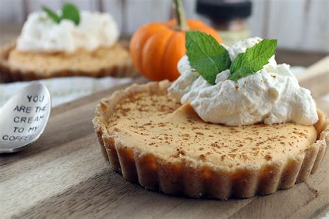 Keto No Bake Pumpkin Pie Cheesecake - Ruled Me