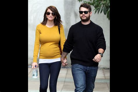 Photo Jack Osbourne sa fiancée Lisa Stelly enceinte rayonne plus