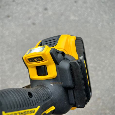 Máy khoan dùng pin 18/20V thế hệ mới Dewalt DCD800N – mochaiphat