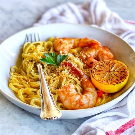 Creamy Saffron Linguine And Prawns Michellesipsandsavors