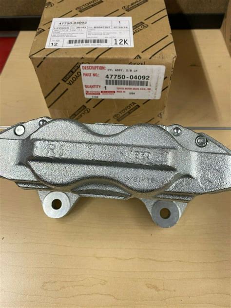 TOYOTA GENUINE OEM NEW 2005 2019 TACOMA 4WD OEM FRONT DISC BRAKE