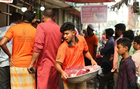 খলিলের দোকানে ৫৯৫ টাকায় মিলছে গরুর মাংস