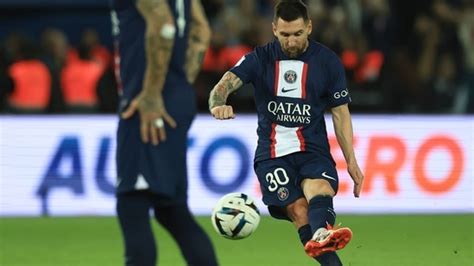 Watch: Lionel Messi scores stunning free-kick for PSG, curls ball into top corner | Football ...