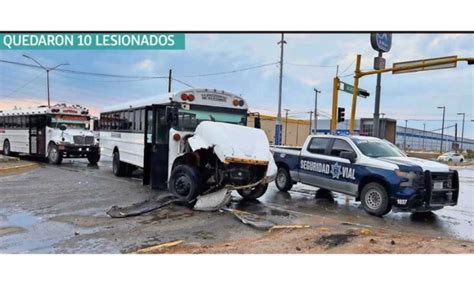 Omite El Sem Foro Y Choca Contra Otro Cami N