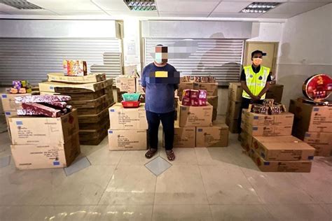 Jb Cops Seize Fireworks Worth Rm The Star