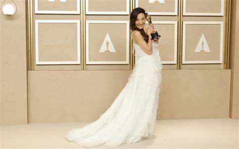 Michelle Yeoh and the Symbolism of White Dresses at the 2023 Oscars ...