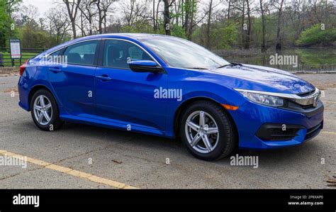 Blue Honda Civic Stock Photo - Alamy