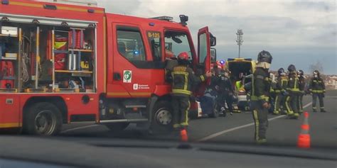 Dos Heridos En Un Accidente En El Nus De La Trinitat