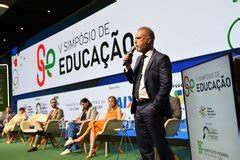 Simpósio de Educação tem início conferência de Leandro Karnal