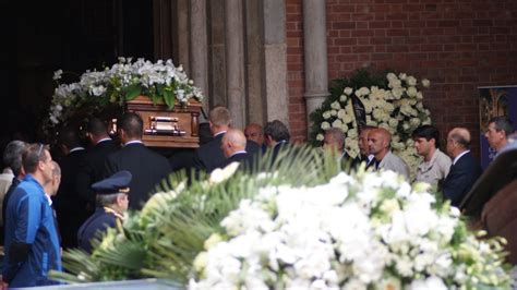 Funerali Ferrero Il Pianto Di Mamma Maria Franca E Della Vedova Luisa