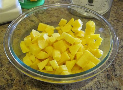 Luscious Bites: Macerated Mangoes