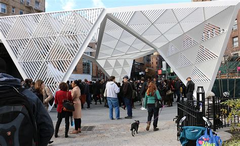 Nyc Dedicates New Aids Memorial In Greenwich Village 2016 12 02