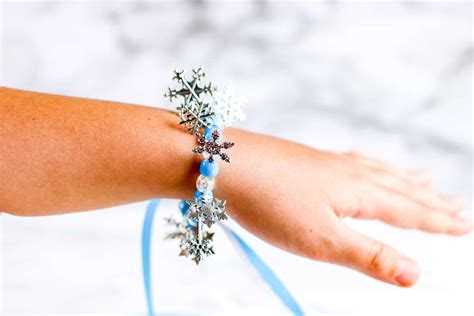 C Mo Hacer Una Bella Pulsera De Cuentas Y Copos De Nieve Hispana Global