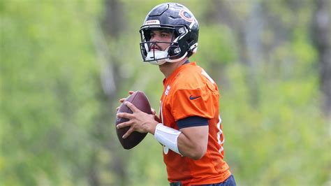 Caleb Williams’ precision, aura shine on Day 1 of Bears rookie minicamp ...