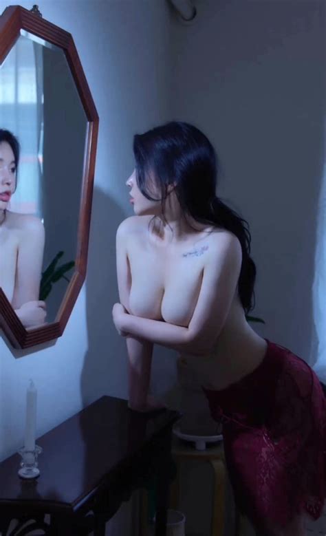 다키 Daky davely Nude Debut