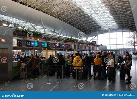 Kiev airport arrivals departures - stormspeedy