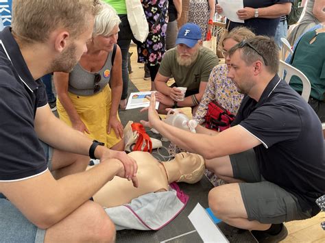 Gense Folkem Dedebatten Har Ambulancetjenesten Brug For F Rstehj Lp