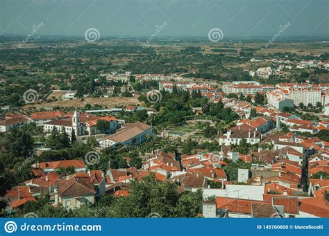 Paisaje De La Ciudad Con Los Tejados Y La Aguja Constructivos Viejos De