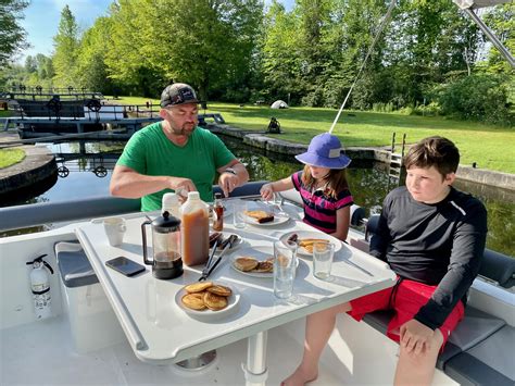 Our houseboat rental in Ontario | Le Boat | Mommy Gearest