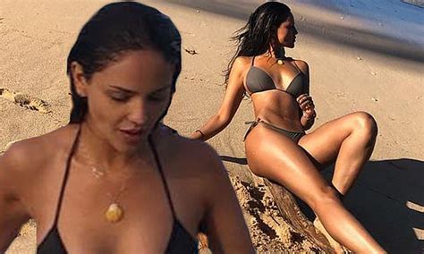 Eiza Gonzalez Shows Off Her Smashing Bikini Body As She Frolics In The Sea Daily Mail Online