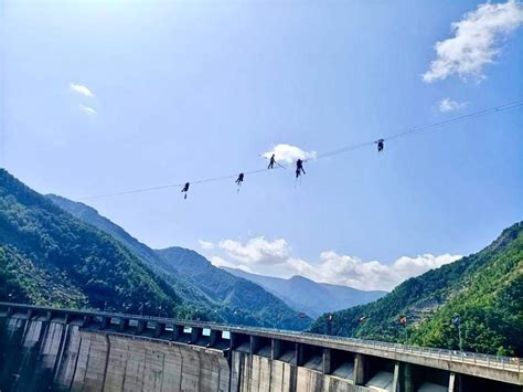 Il Funambolo Loreni In Cammino Sulla Diga