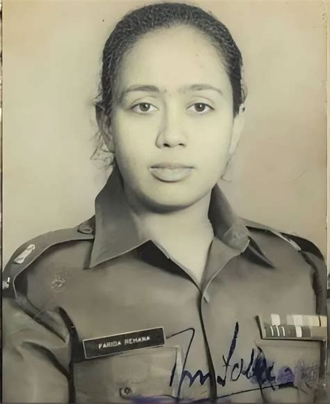 Meet Indian Army First Woman Paratrooper And Surgeon Lt Col J Farida