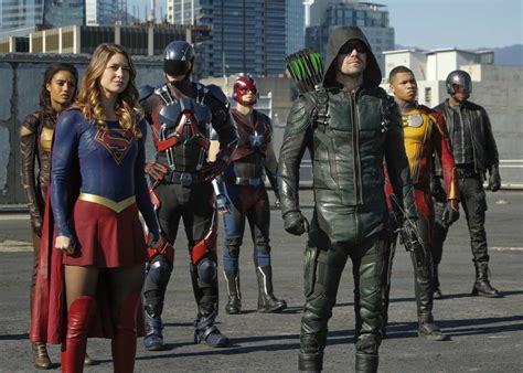 Premiere Dates for 2017's Arrowverse Crossover Revealed | Geekfeed