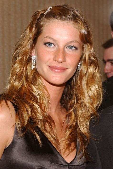 Os 20 Momentos De Beleza Mais Icônicos De Gisele Bündchen Ao Longo Da