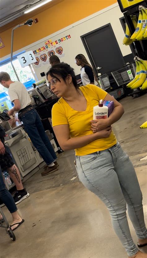 Nice Ass But She Wasn T Pretty In The Face Tight Jeans Forum