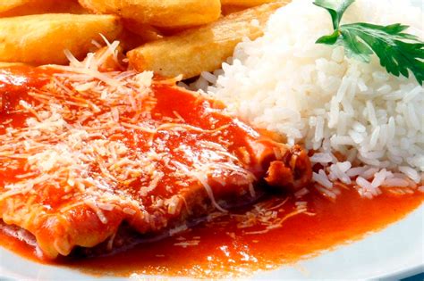 Bife à Parmegiana Um prato brasileiro de origem brasileira delicioso