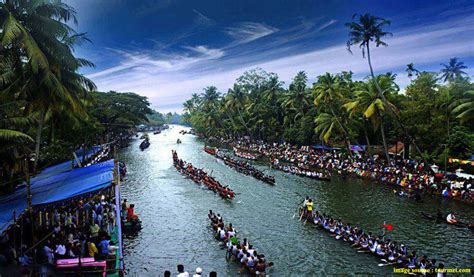 Chundan Vallam: the Battling Snake Boats of Kerala! Going strong since ...