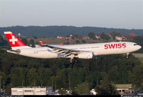 Hb Jhn Swiss Airbus A Photo By Lars Briseid Id