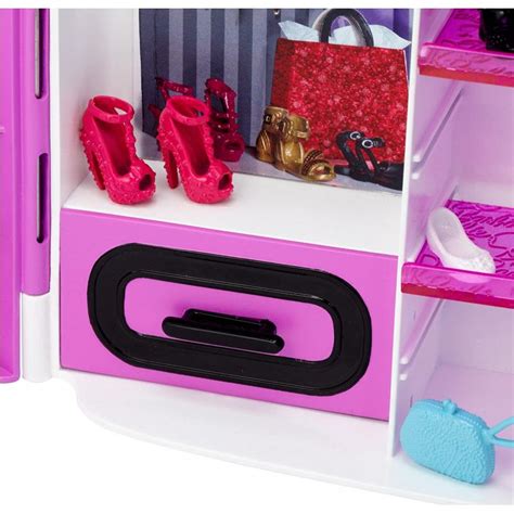 Barbie® Fashionistas® Ultimate Closet™ - DPP63 BarbiePedia