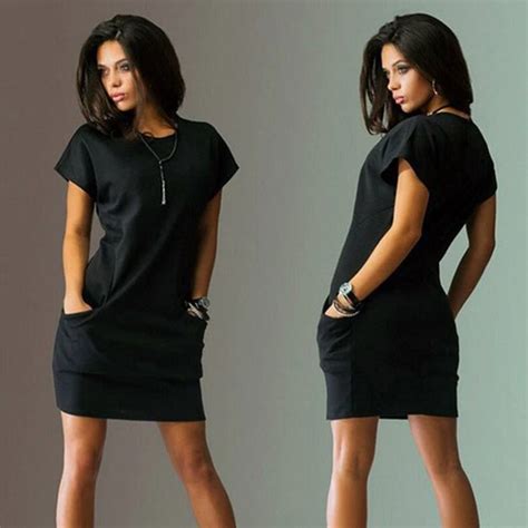 Mini robe noire unie à manches courtes et col rond pour femme vêtement