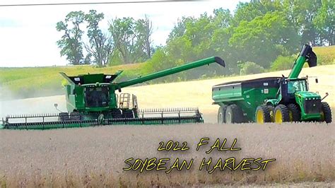 2022 FALL HARVEST TWO JOHN DEERE S690 COMBINES HARVESTING SOYBEANS