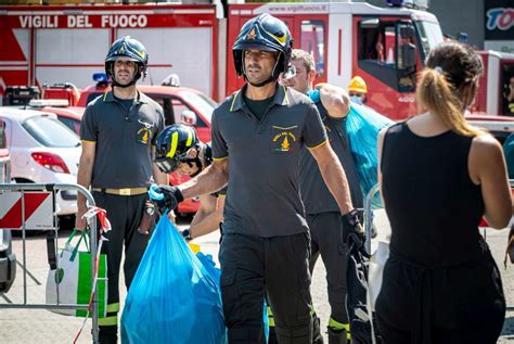 Incendio Milano Pannelli Di Materiale Plastico Altamente Infiammabile